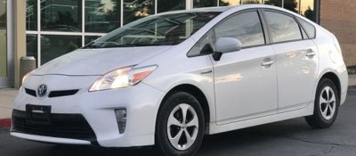 Prius white car rental in LA